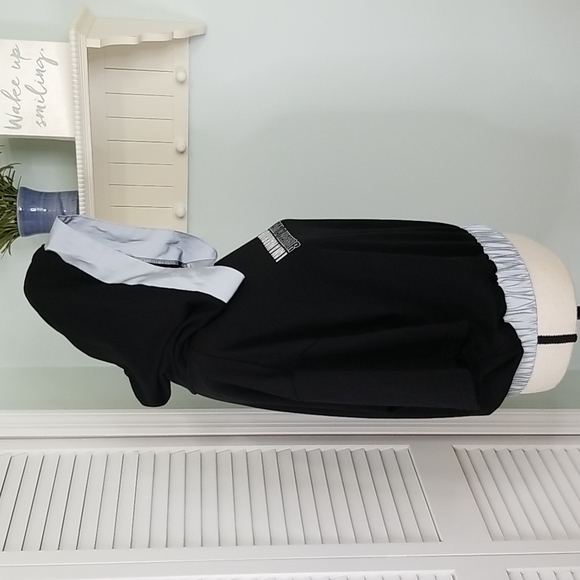 Black, crop, hooded, I am a warrior top - Picture 4 of 13